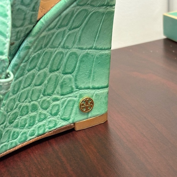 Tory Burch Turquoise Strappy Sandals - Size 7 - Picture 3 of 10